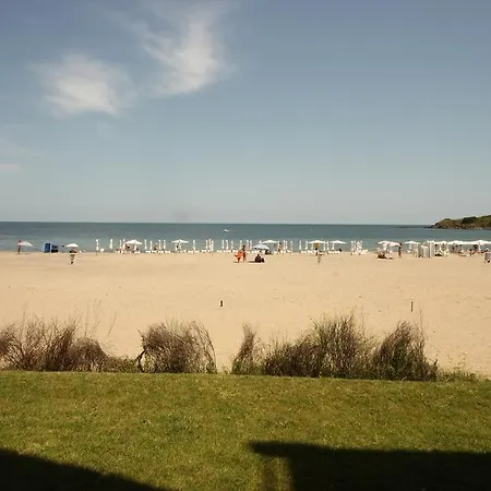 менада рокамар Апартамент Царево