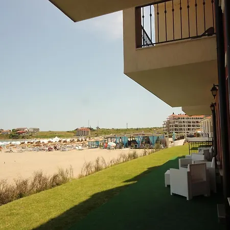 менада рокамар Царево