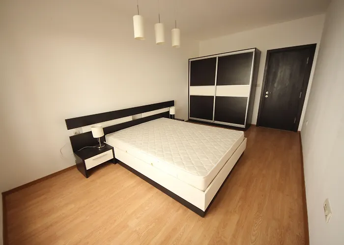 Menada Rocamar アパート ツァレヴォ