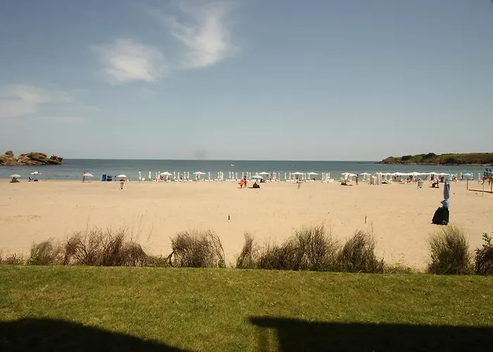 Menada Rocamar アパート ツァレヴォ